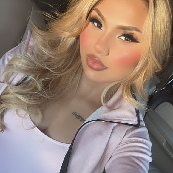 Meet your Posher, Ina - Picture 2 of 2